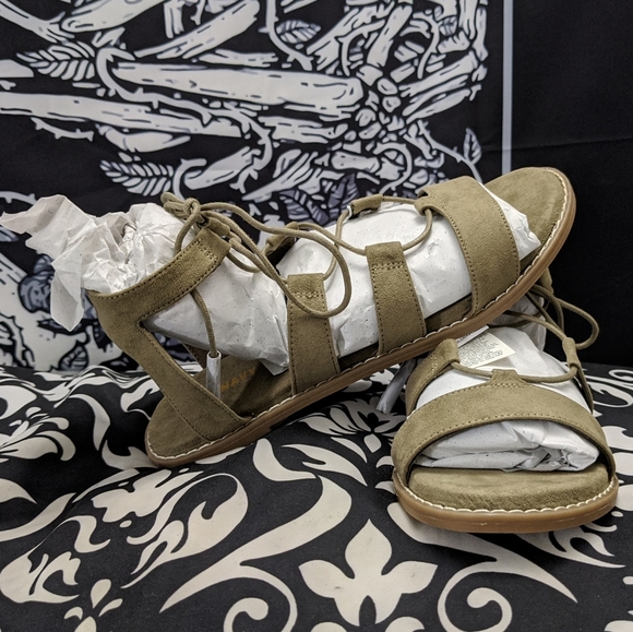 NWT Faux Suede Gladiator Sandals - Picture 2 of 3